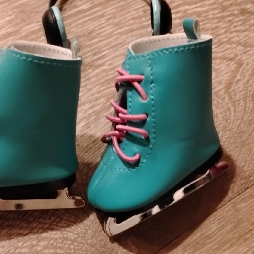 American Girl Turquoise Skates with Pink Laces - Picture 4 of 7